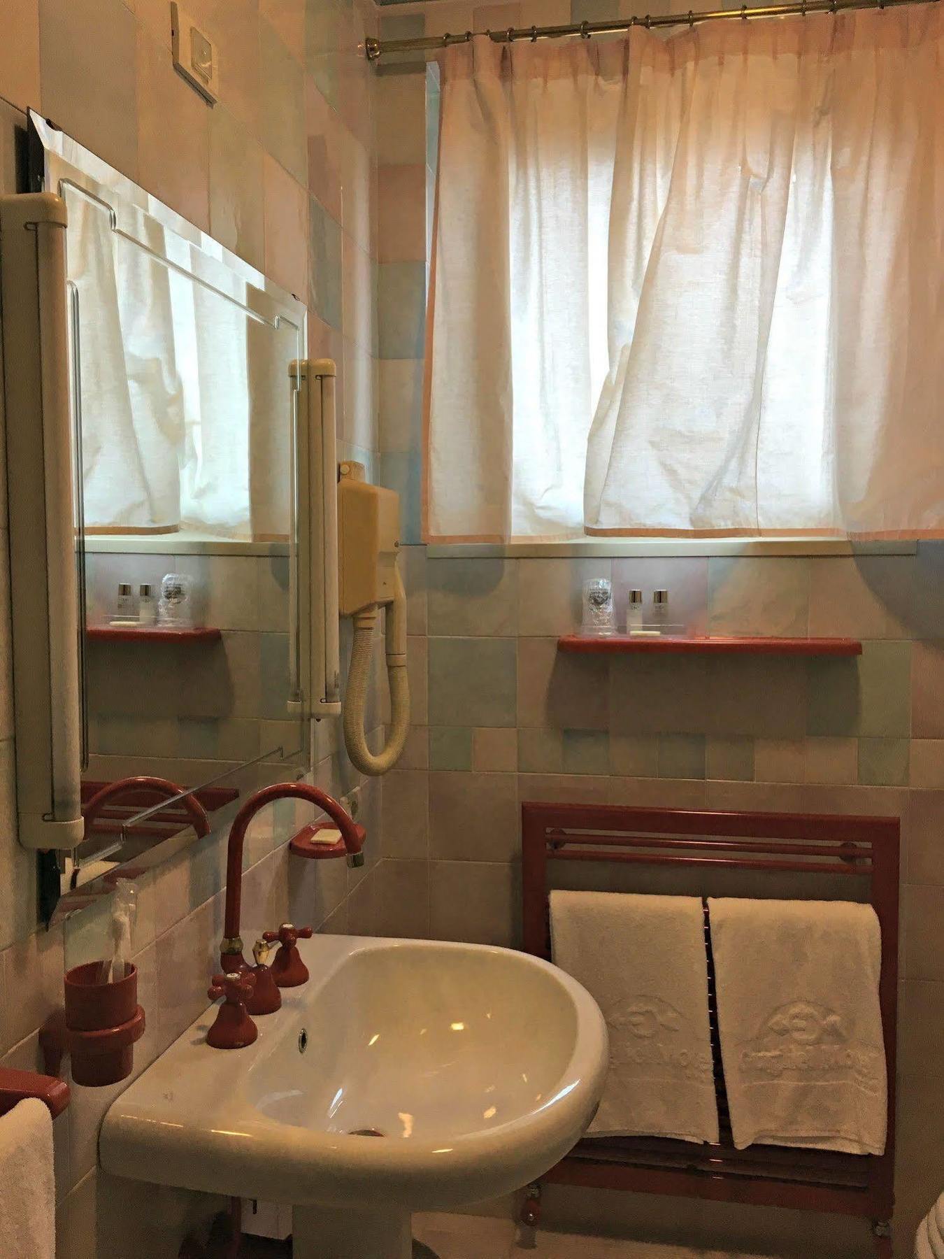 Guglielmotel